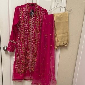 NWT Indian Pakistani Pink and Gold Embroidered Traditional Outfit